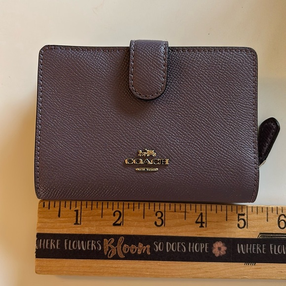 COACH Purple Leather Medium Bifold Wallet Corner Zip Coach Purple Wallet - Picture 7 of 16